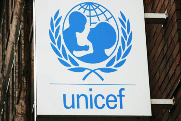 UNICEF-in Azərbaycan nümayəndəliyinin rəsmisi Prezident Administrasiyasına 